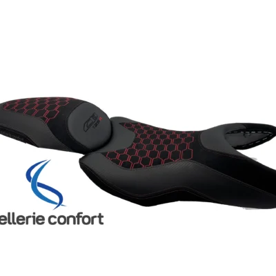 Selle confort pour Honda Cb 125 r , conçue pour offrir un confort optimal lors des longs trajets. Avec son rembourrage ergonomique et son revêtement durable, elle assure une conduite agréable et sans fatigue.