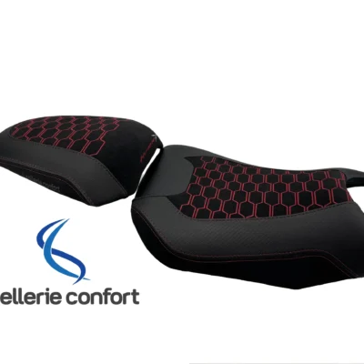 Selle confort pour Honda Hornet 750, conçue pour offrir un confort optimal lors des longs trajets. Avec son rembourrage ergonomique et son revêtement durable, elle assure une conduite agréable et sans fatigue.